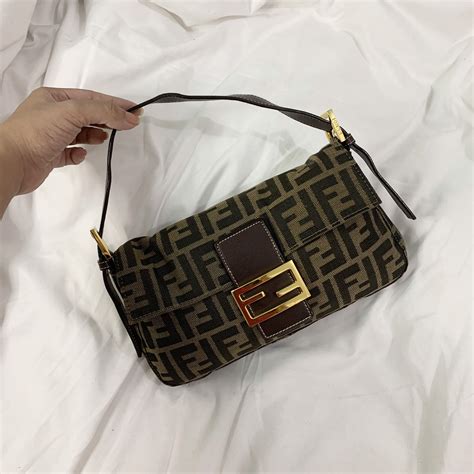 fendi mini baguette vintage.